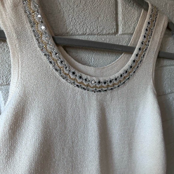 St. John cream sweater shell with sequins - Picture 13 of 13